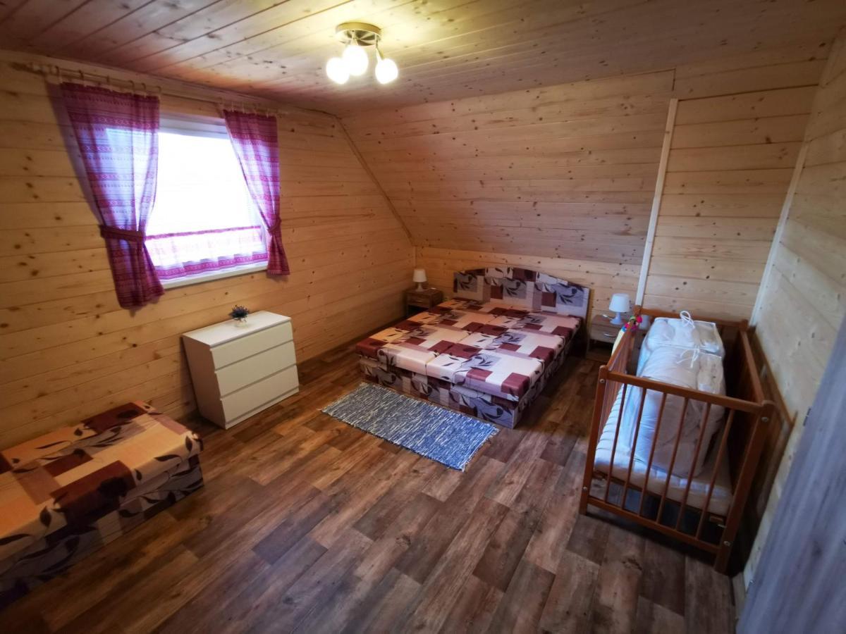 Chata Baska Na Liptove S Vlastnym Dvorom Liptovský Mikuláš Exteriör bild
