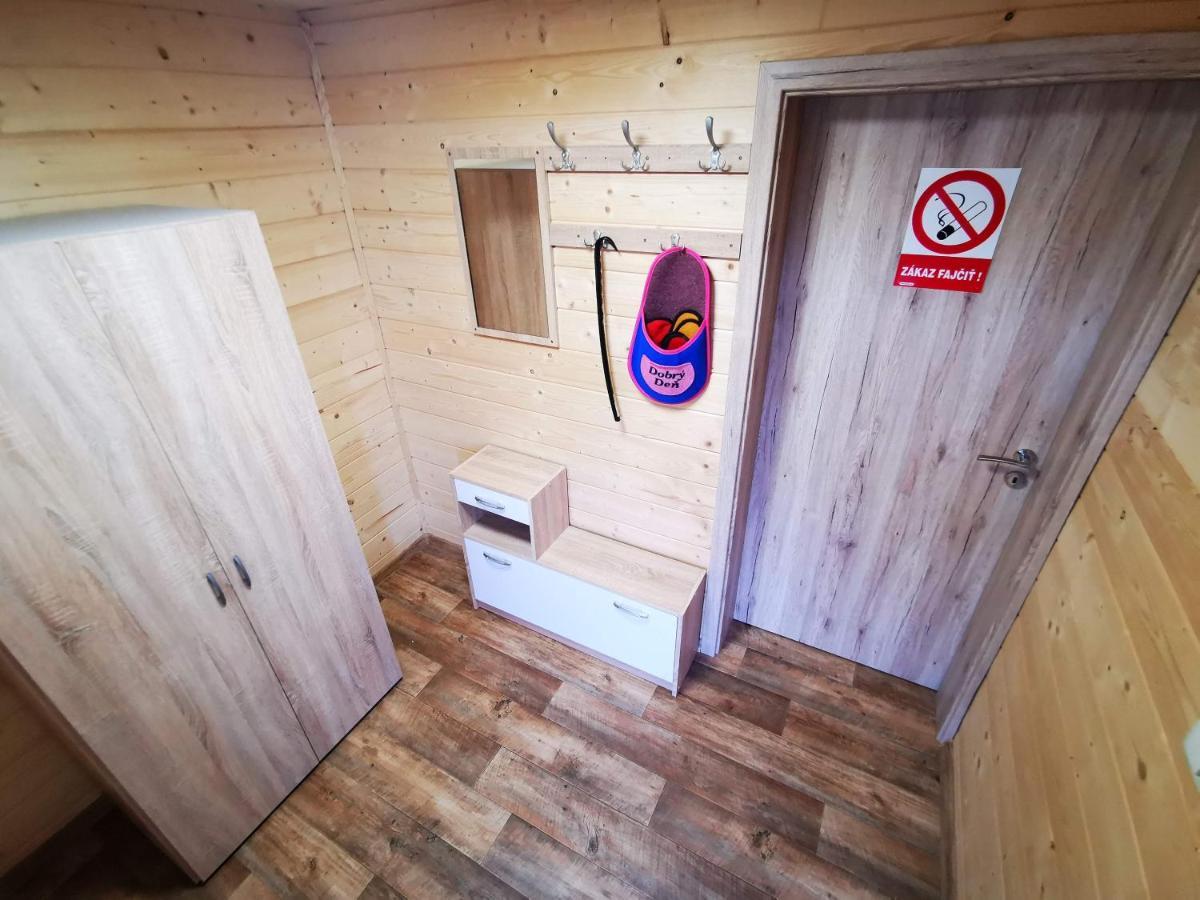 Chata Baska Na Liptove S Vlastnym Dvorom Liptovský Mikuláš Exteriör bild