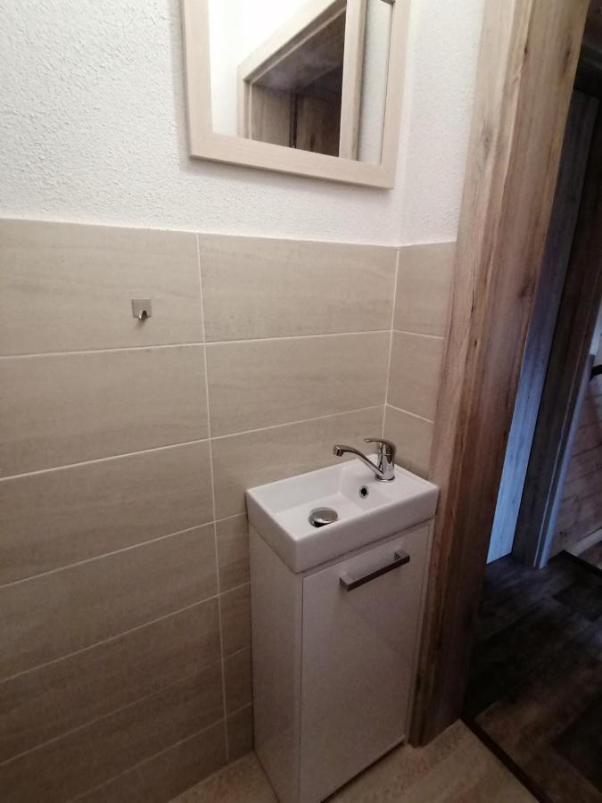Chata Baska Na Liptove S Vlastnym Dvorom Liptovský Mikuláš Exteriör bild