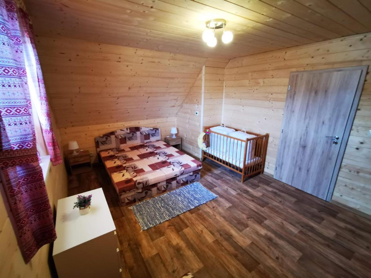 Chata Baska Na Liptove S Vlastnym Dvorom Liptovský Mikuláš Exteriör bild