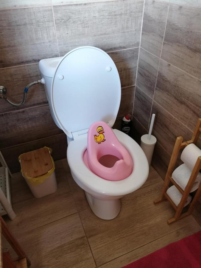 Chata Baska Na Liptove S Vlastnym Dvorom Liptovský Mikuláš Exteriör bild