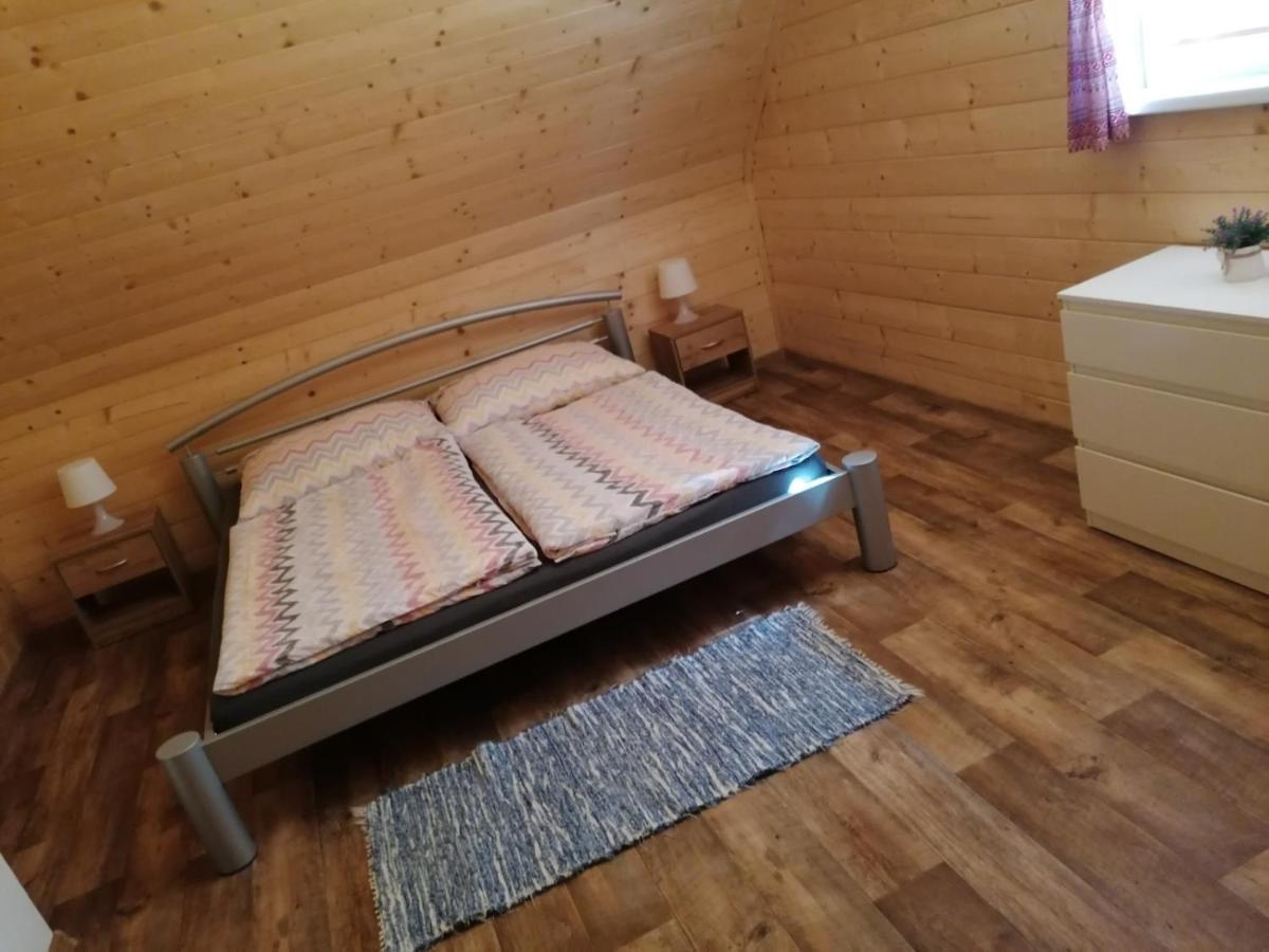 Chata Baska Na Liptove S Vlastnym Dvorom Liptovský Mikuláš Exteriör bild
